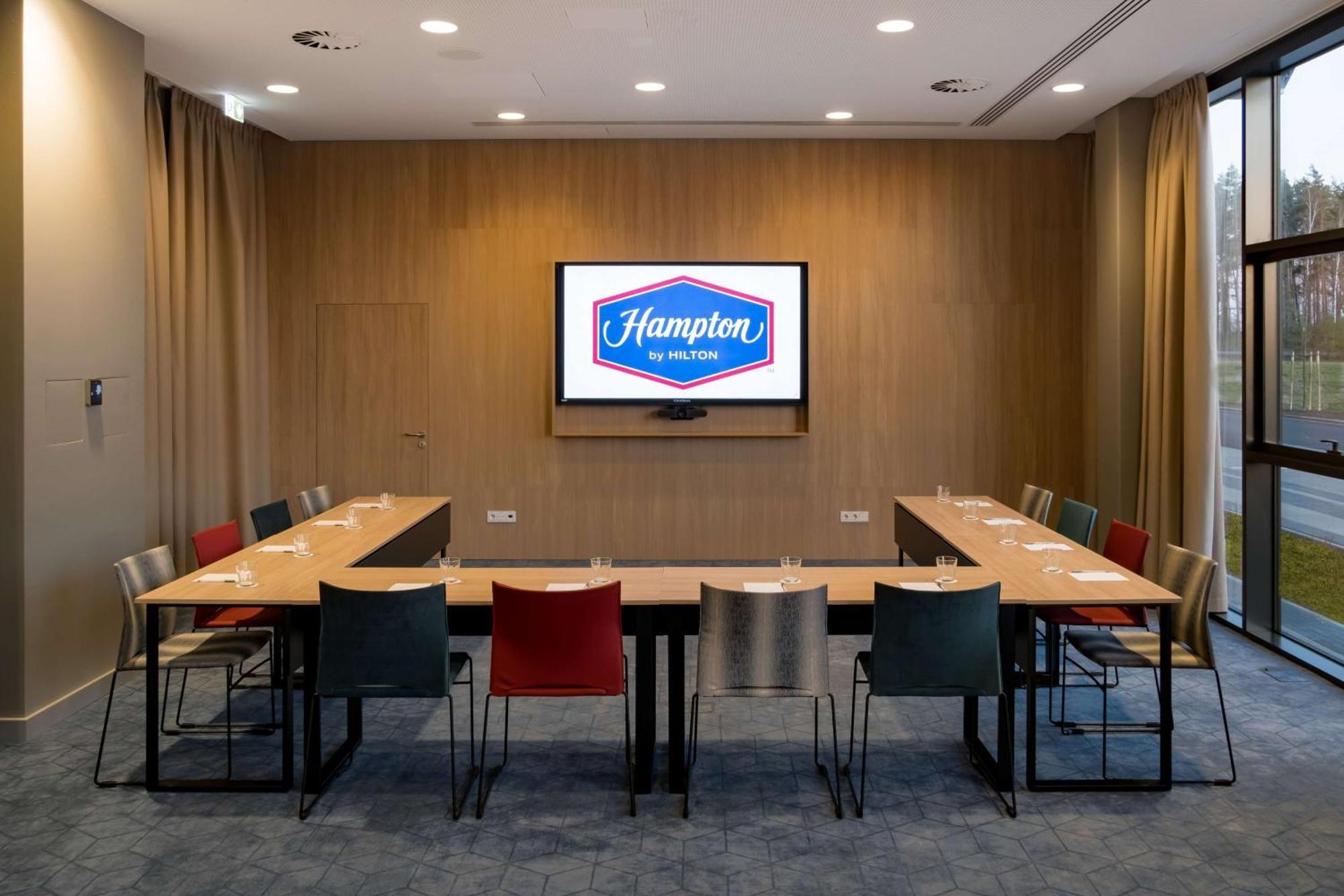 Hampton By Hilton Riga Airport Mārupe Exterior foto